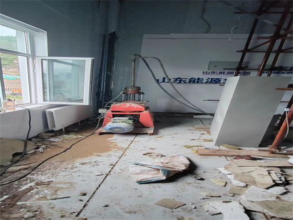 镶黄地基基础下沉墙体裂缝加固注浆顶升施工